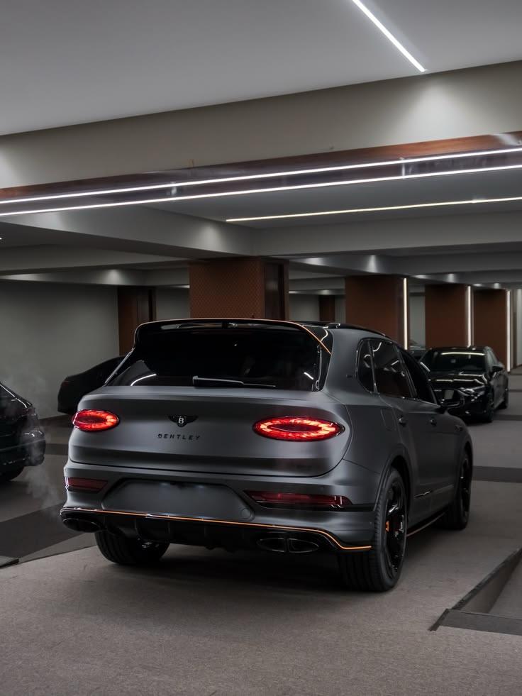Bentley Bentayga 5
