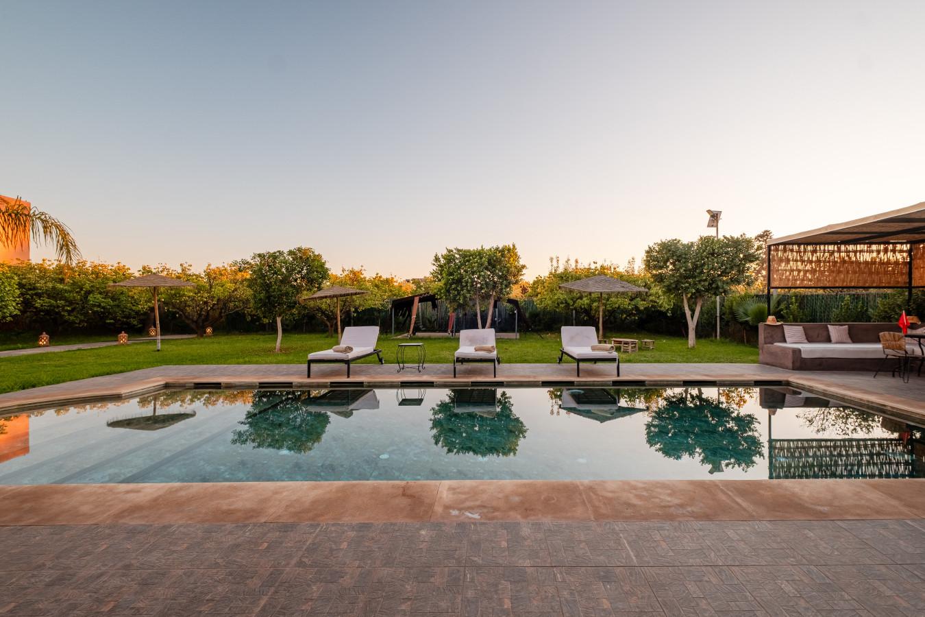 Villa piscine privée, vue superbe, proche centre 3