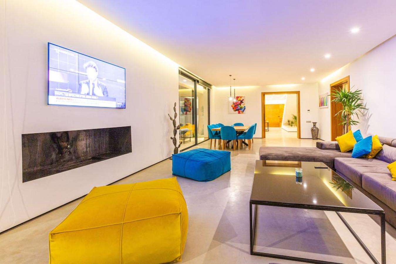 VILLA 103 - Luxury Getaway - Private Jacuzzi 3