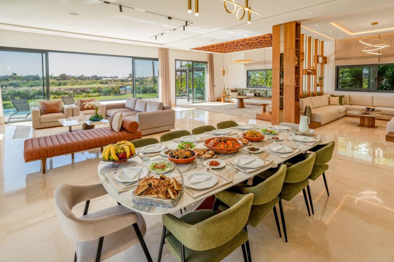 Villa Talia – Luxury Stay with Stunning Golf & Lake View 1