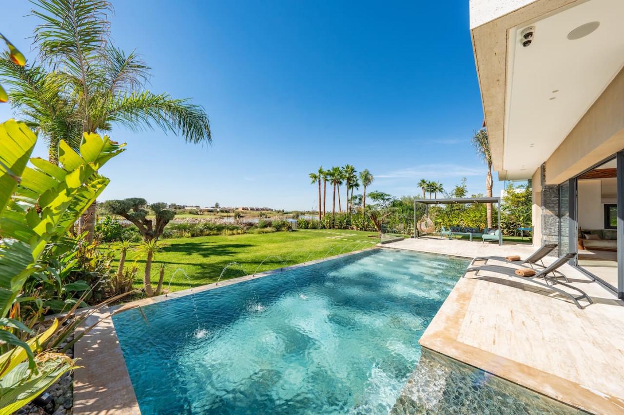 Villa Talia – Luxury Stay with Stunning Golf & Lake View 2