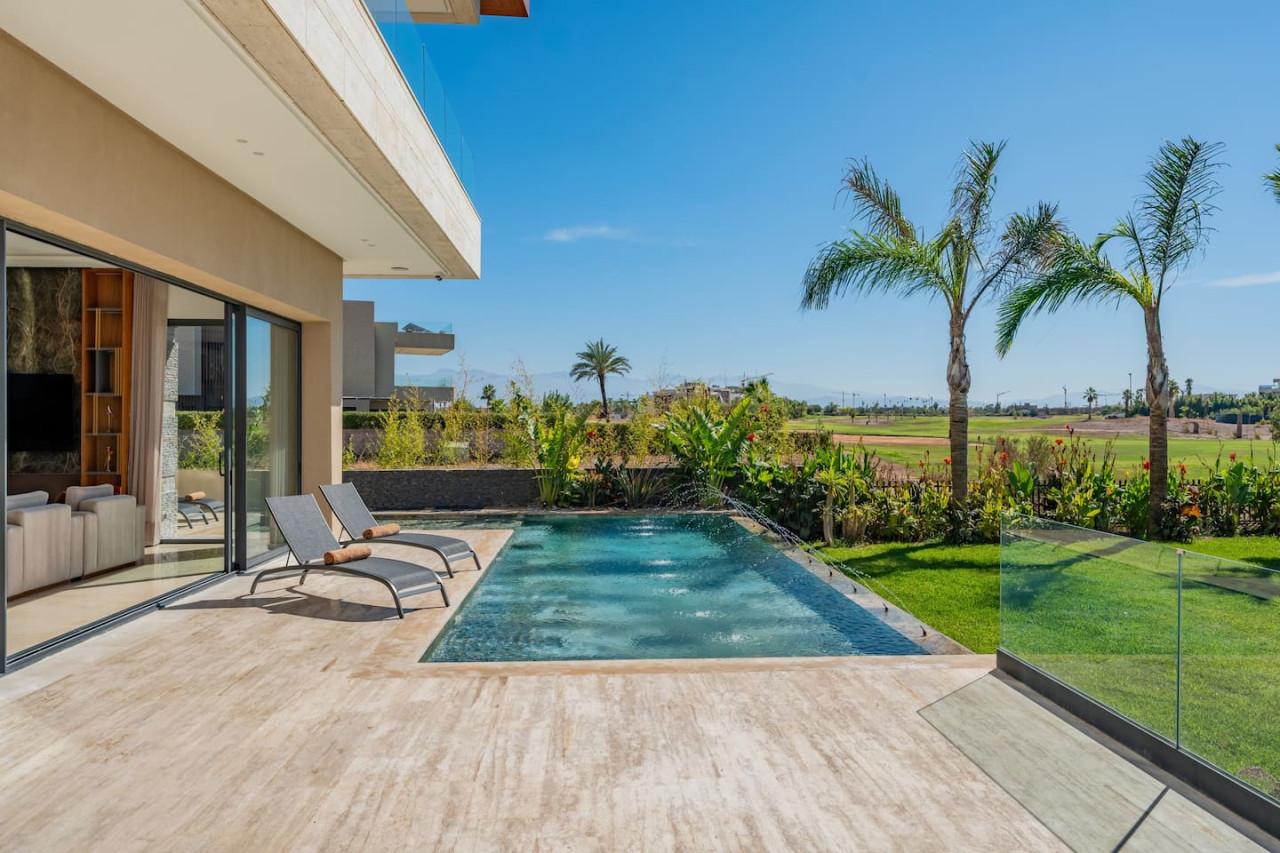 Villa Talia – Luxury Stay with Stunning Golf & Lake View 5