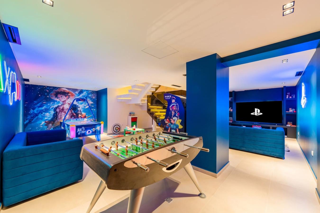 Luxury Villa | Heated Pool Cinema Game Room 3