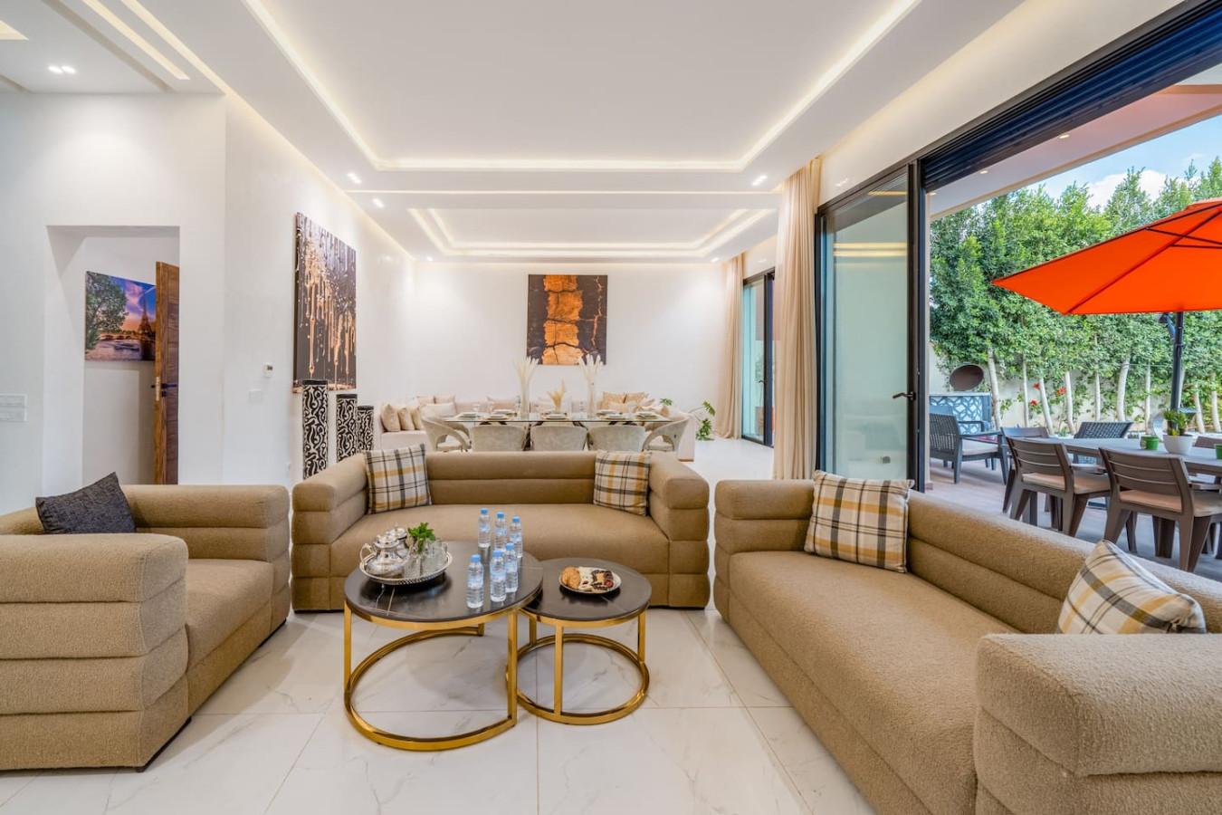 Luxury Villa  Golf, Cinema  Spa 2