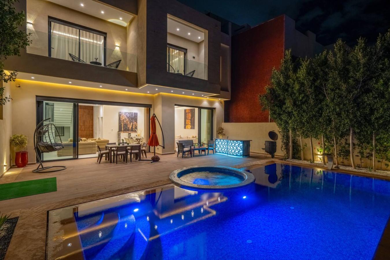 Luxury Villa  Golf, Cinema  Spa 5