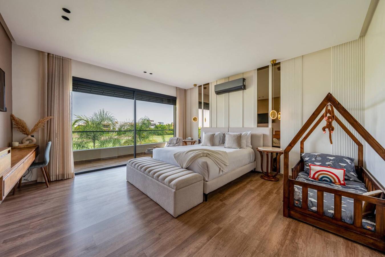 Villa Kniza – Luxury Stay, Courtyard, Pool & View 4