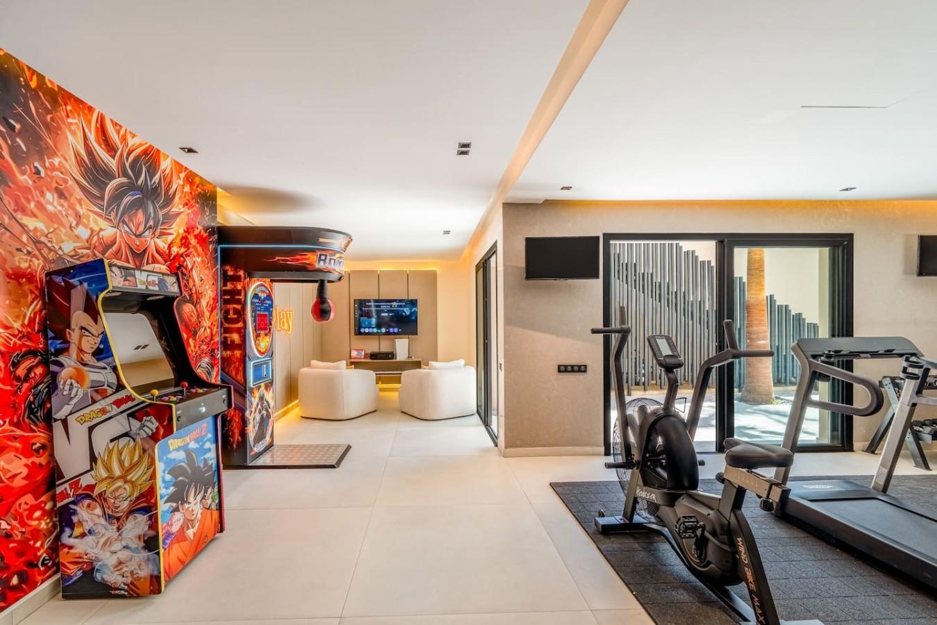 The Ultimate Luxurious Villa: Cinema, Gym & Spa 2
